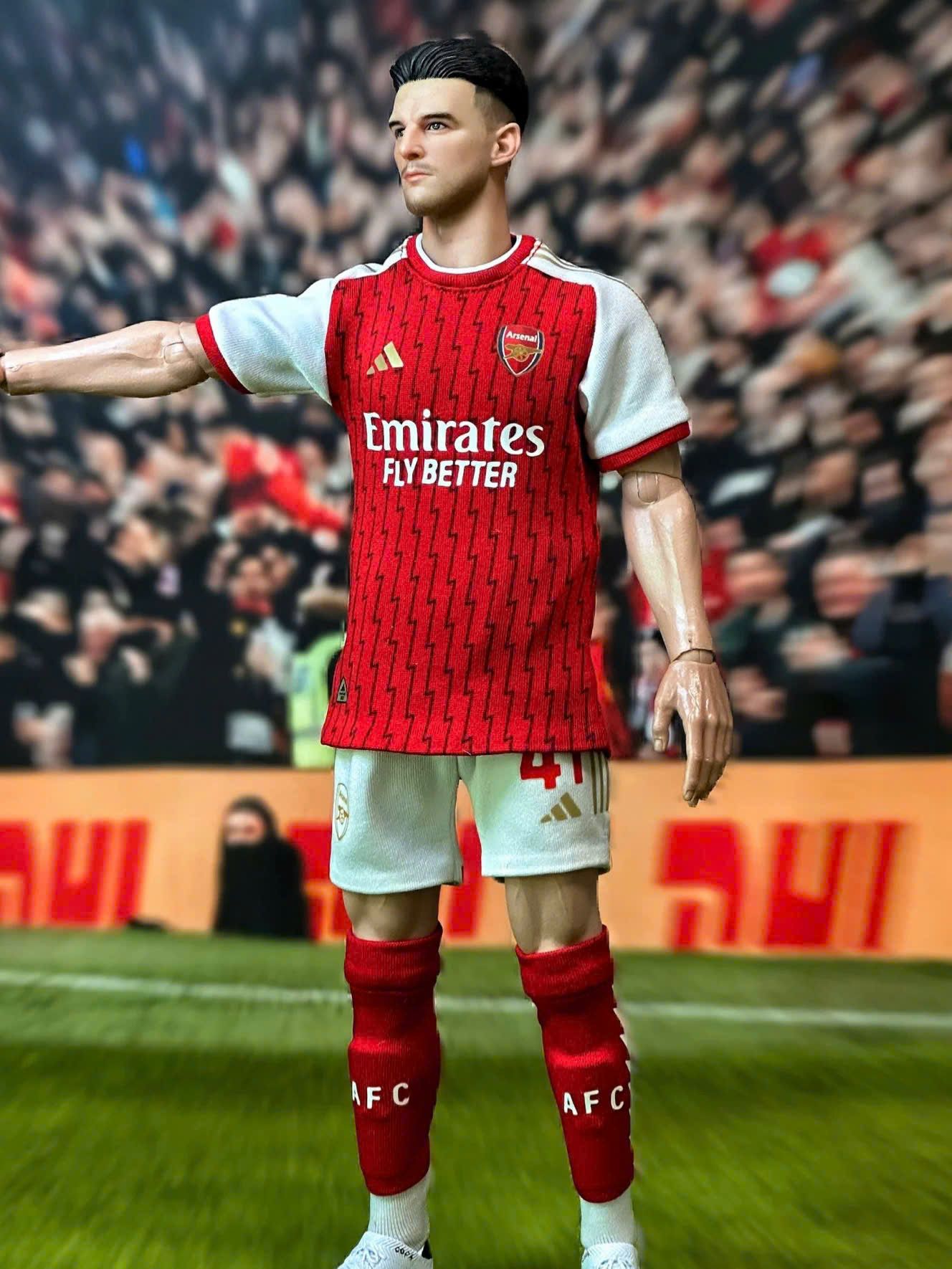  Mô hình cầu thủ Declan Rice Arsenal tỷ lệ 1/6. 