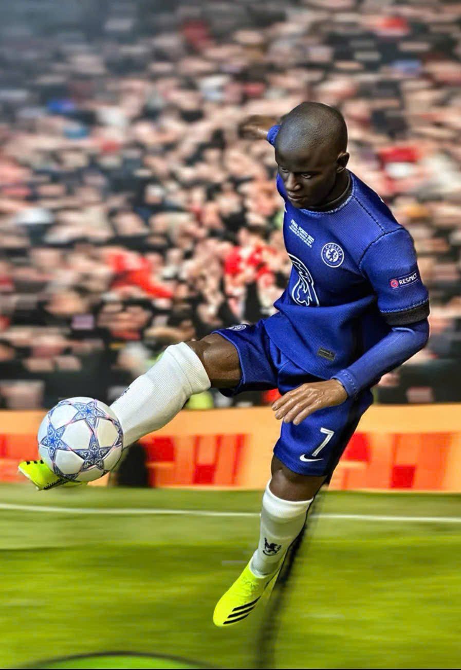  Mô hình cầu thủ bóng đá Kante Chelsea tỷ lệ 1/6. 
