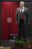 Mô hình huấn luyện viên Sir Alex Manchester United tỷ lệ 1/6. 