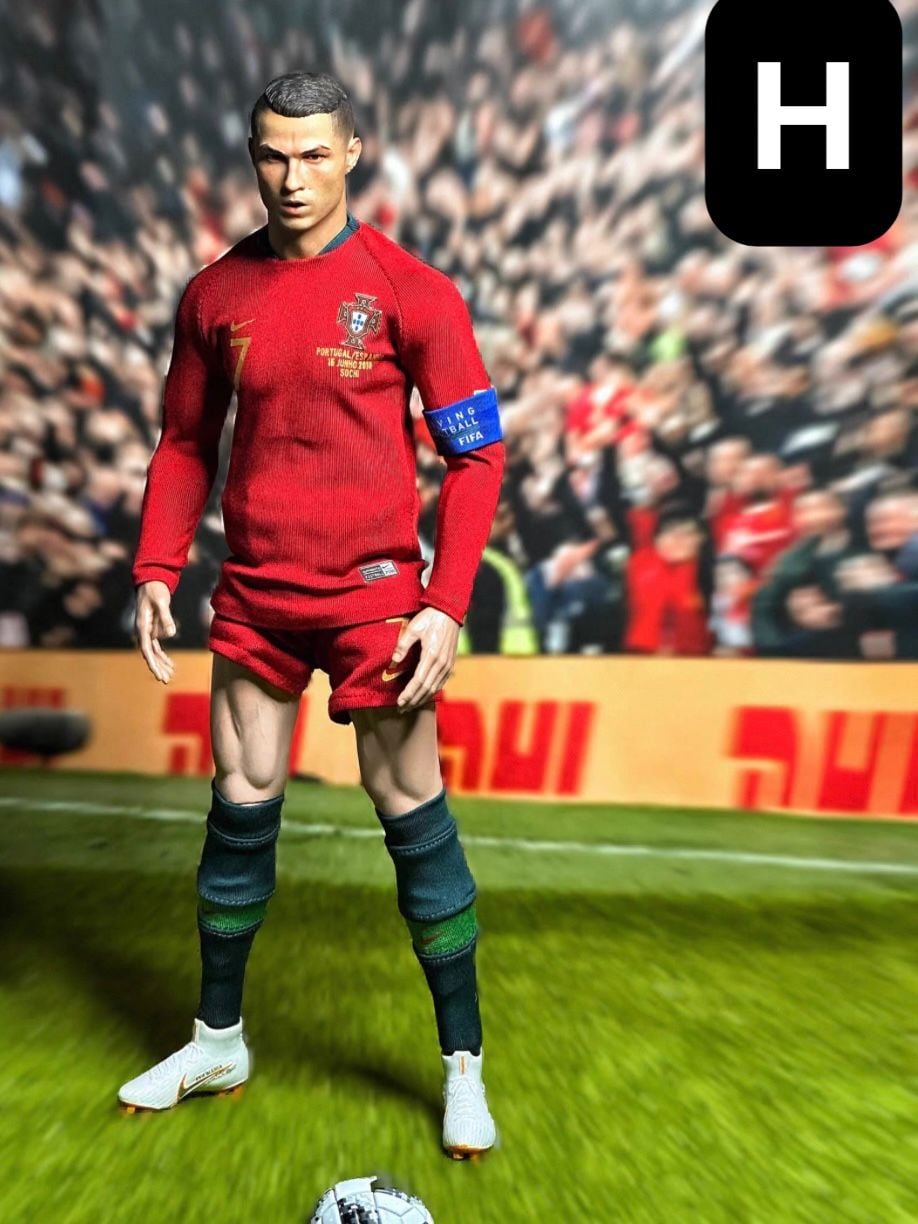  Mô hình Cristiano Ronaldo Portugal tỷ lệ 1/6. 