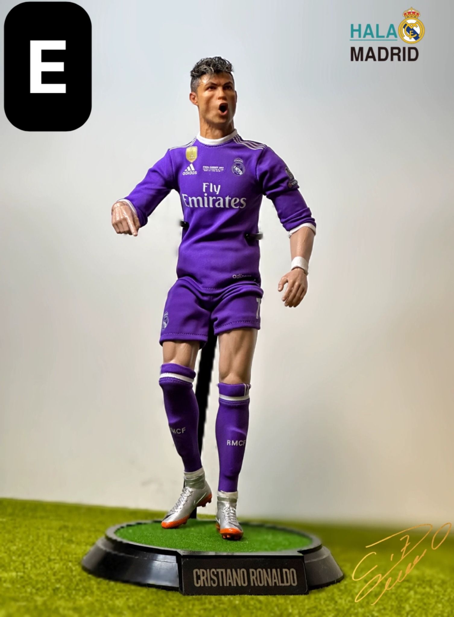  Mô hình cầu thủ bóng đá Cristiano Ronaldo CR7 Real Maldrid tỷ lệ 1/6 ( Part 1). 