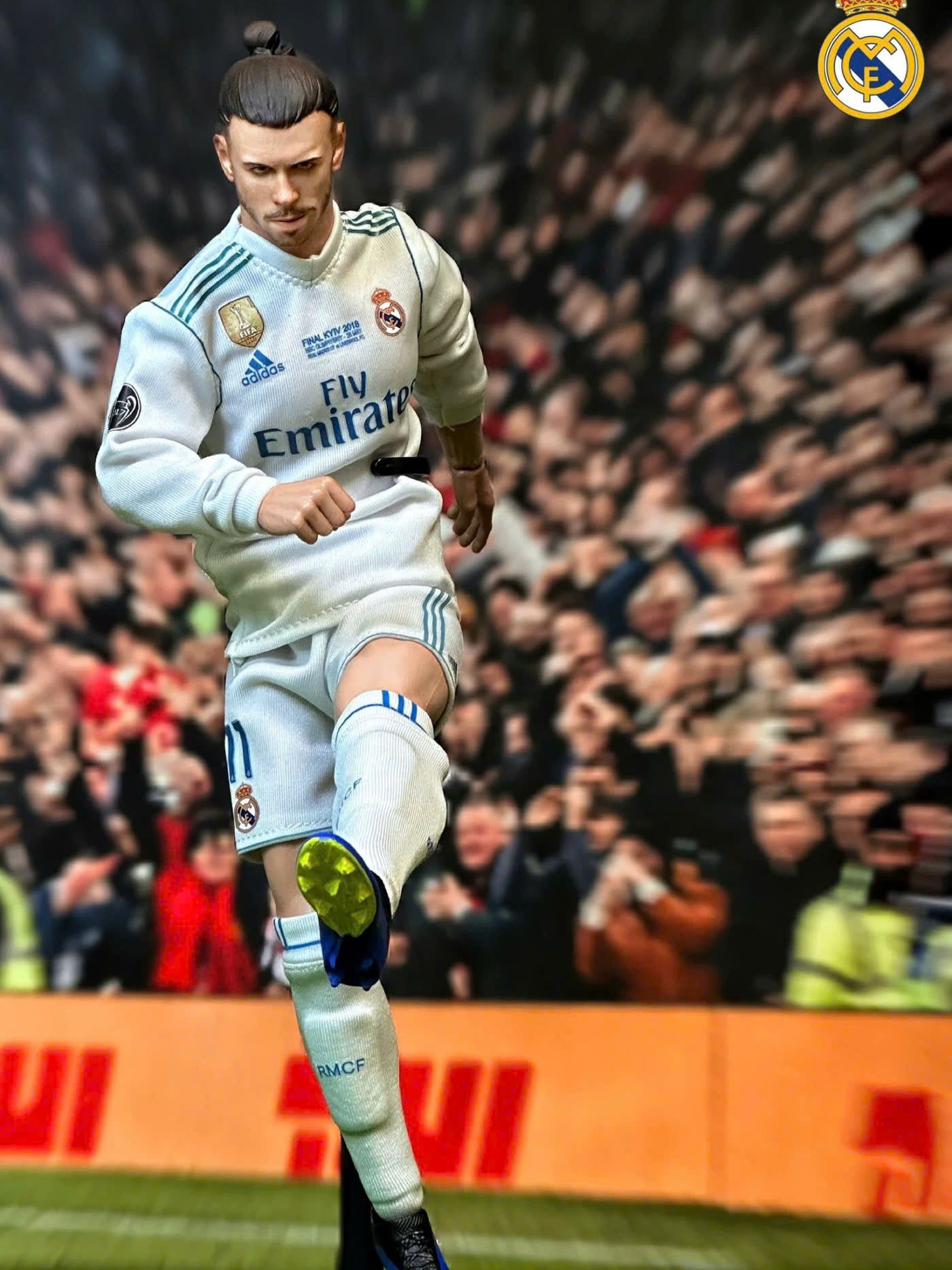  Mô hình cầu thủ Bale tỷ lệ 1/6. 