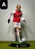 Mô hình cầu thủ bóng đá Henry tỷ lệ 1/6.