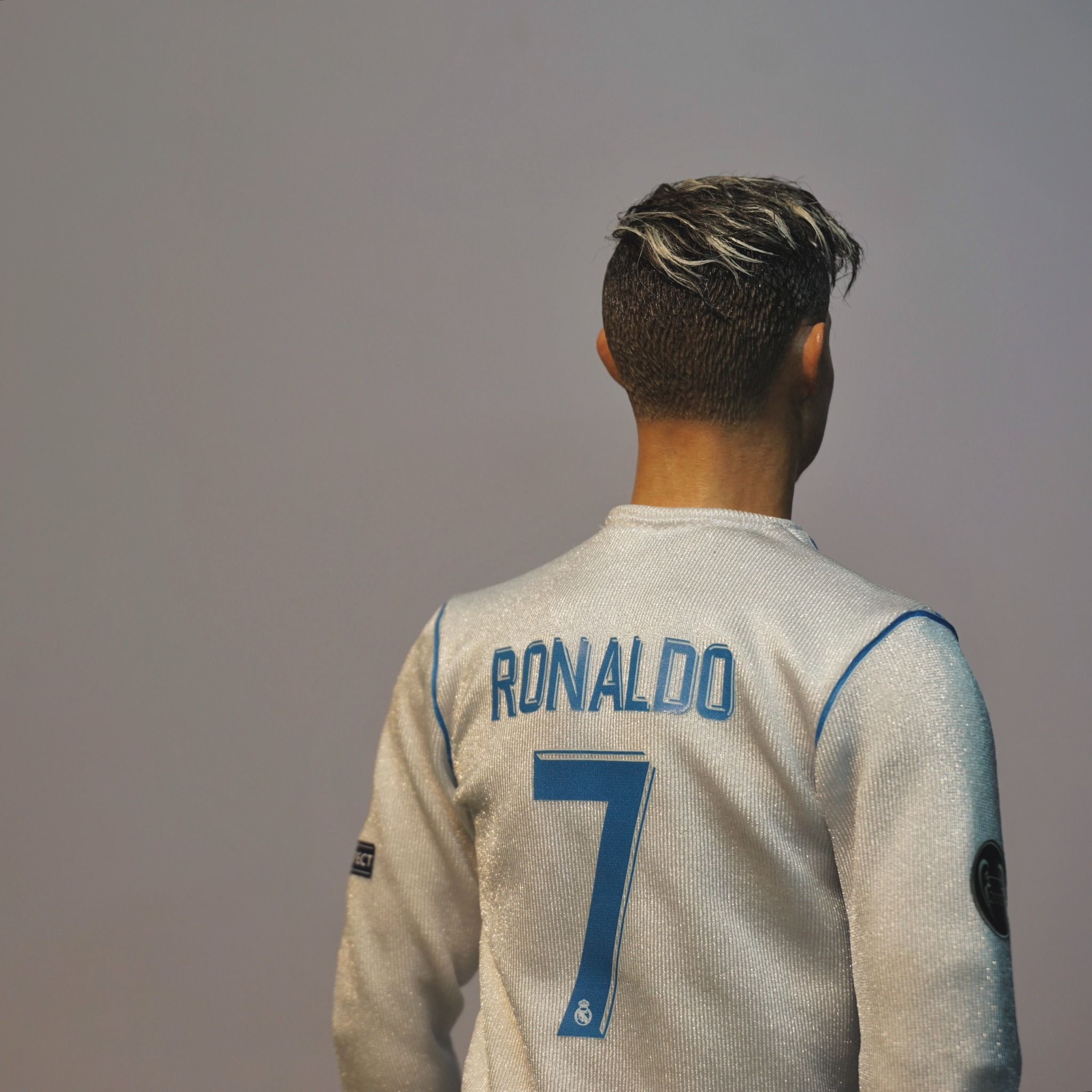  Mô hình cầu thủ bóng đá Cristiano Ronaldo CR7 Real Maldrid tỷ lệ 1/6 ( Part 1). 