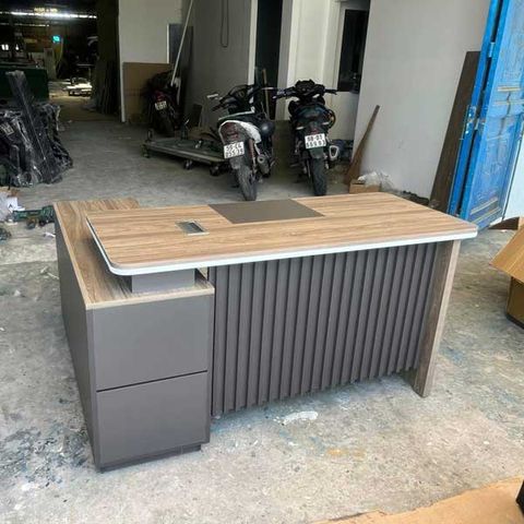  Bàn Gỗ Giám Đốc 