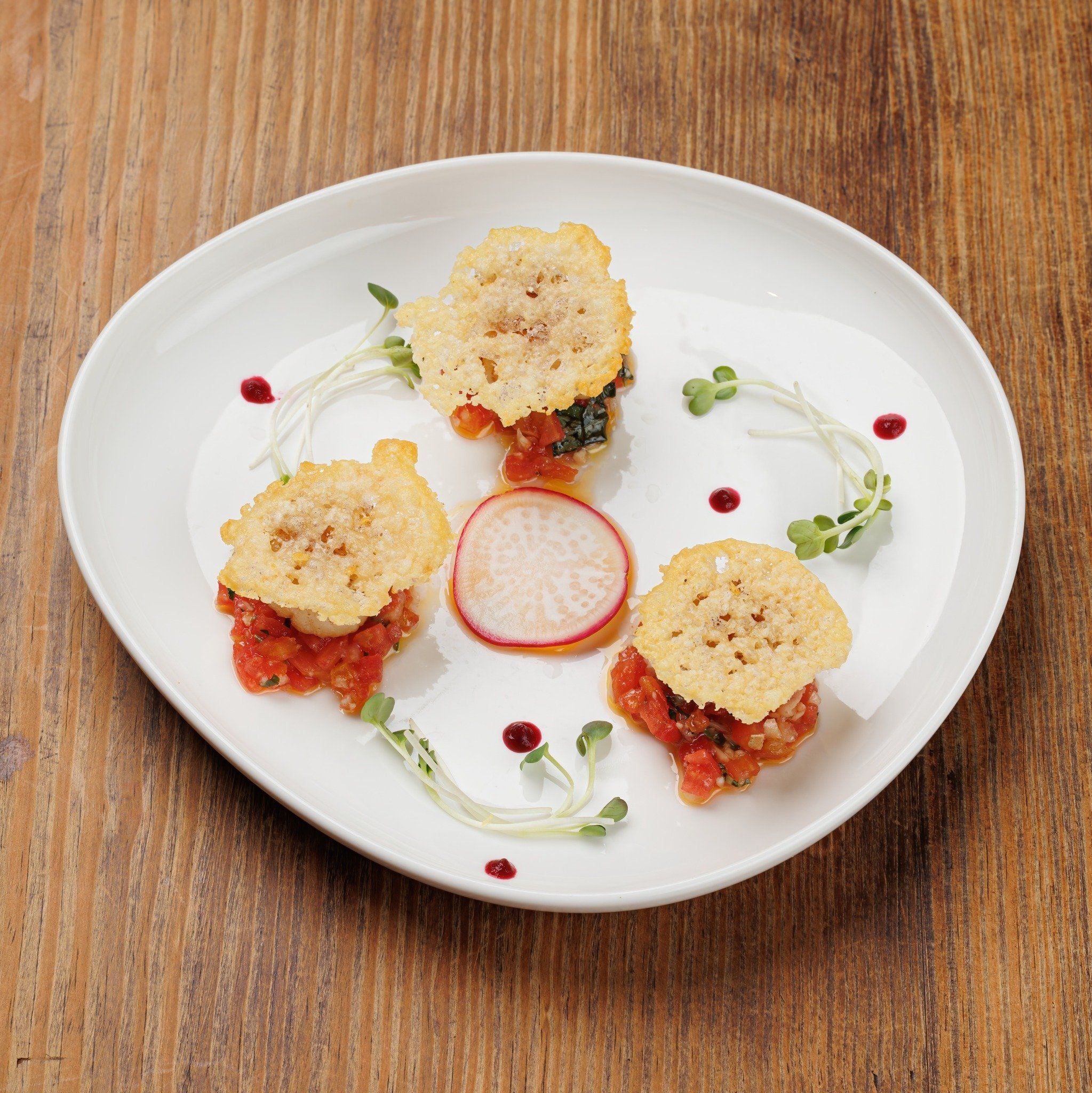  Japanese Scallop w. Salsa Sauce 