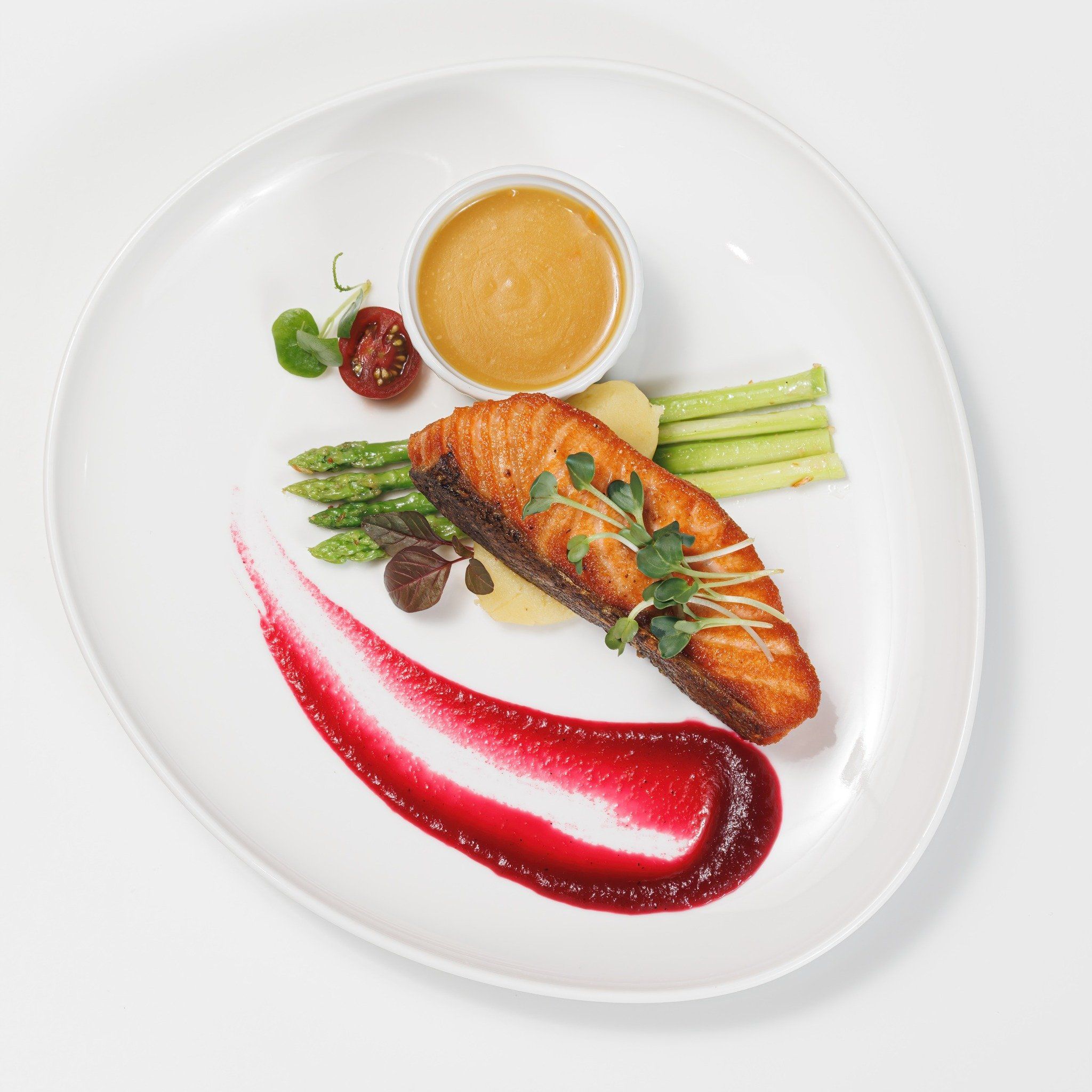  Pan Seared Norwegian Salmon w. Sauce 