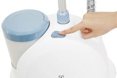 Bàn ủi hơi nước đứng Electrolux E5GS1-55DB ảnh 9