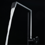 Vòi rửa chén nóng lạnh Malloca K342BM