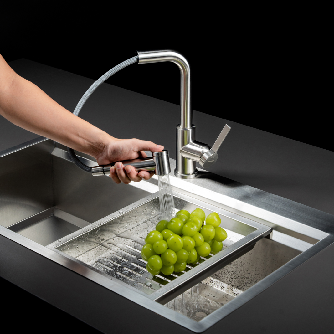 Vòi rửa chén nóng lạnh Malloca LuxSteel K066-PO / Inox 304 - Lắp đặt vòi K066-PO với chậu rửa và đường nước Vòi rửa chén nóng lạnh Malloca LuxSteel K066-PO / Inox 304 - Lắp đặt vòi K066-PO với chậu rửa và đường nước