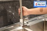Vòi rửa chén nóng lạnh Malloca K095-S / Inox 304, có dây rút