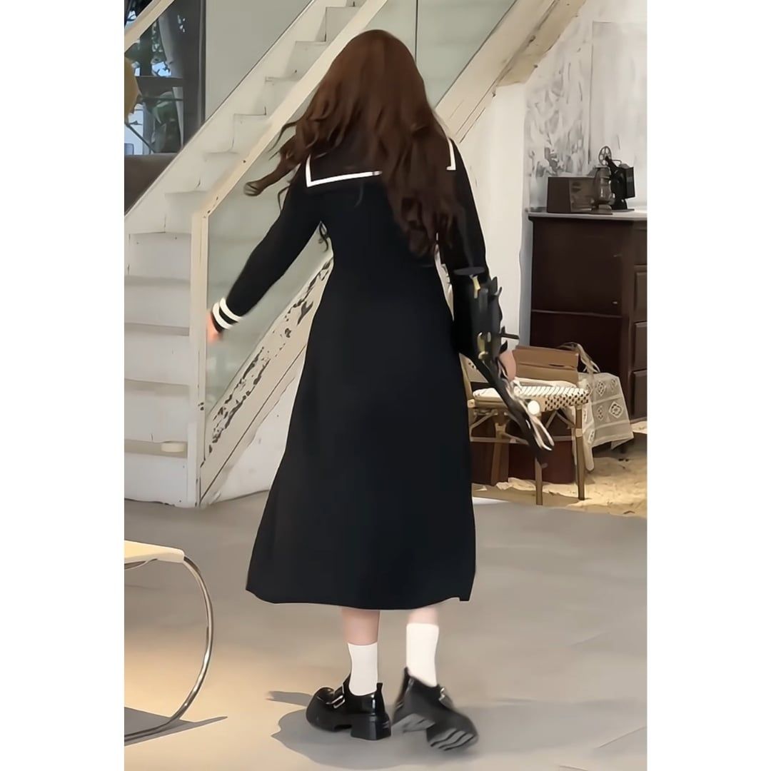  Váy đen hải quân 