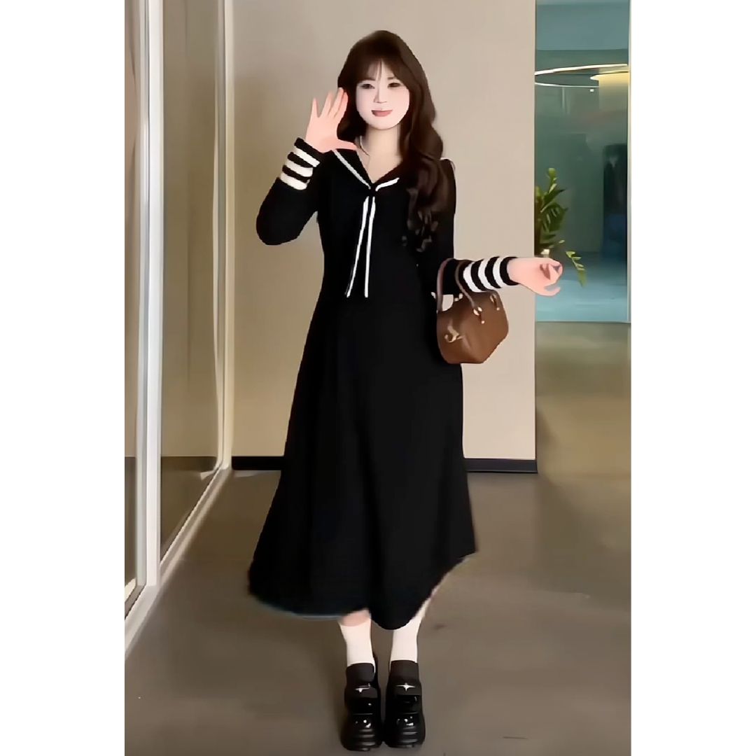  Váy đen hải quân 