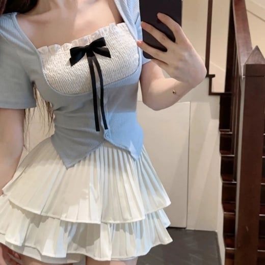  Set áo thun khoét cổ vuông + chân váy xoè 2 tầng 