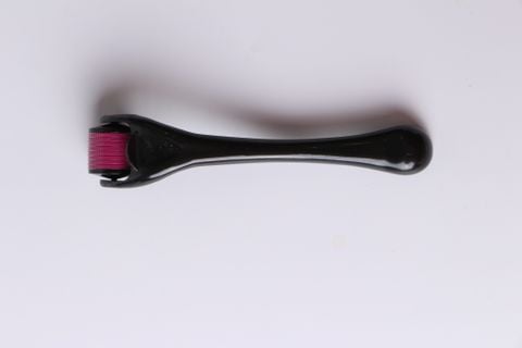  Conpuvon Derma Roller Black 0.5mm (1 cây/hộp) 