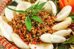 Chim câu xúc phồng tôm