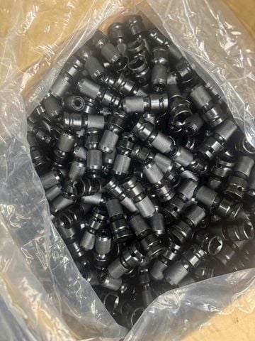  Đầu chuyển bu lông qua vít 