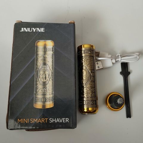  Cạo râu tỉa lông mũi 