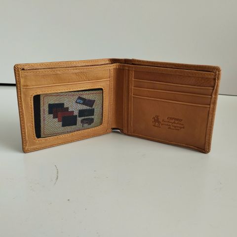  Ví da có logo kim loại 