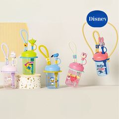 Bình Đựng Nước Nhựa Cao Cấp Có Ống Hút Họa Tiết Disney Dễ Thương Cho Bé