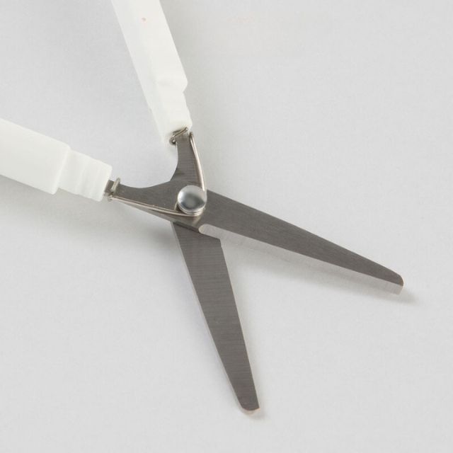Kéo cắt Mini Stickyle Sun-Star Nhật Có Nắp Đậy Thiết Kế Thông Minh Nhỏ Gọn