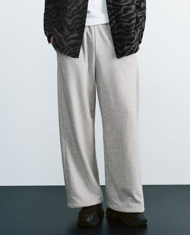  URBAN REVIVO - Quần nam ống rộng lưng thun thời trang 