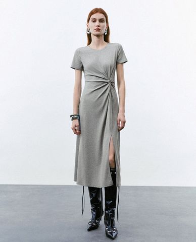  URBAN REVIVO - Đầm midi chữ A cổ tròn tay ngắn Twist 