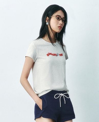  URBAN REVIVO - Áo thun nữ cổ tròn tay ngắn in họa tiết 