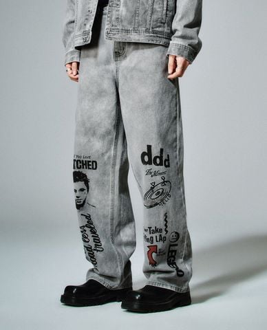  URBAN REVIVO - Quần jeans nam ống rộng phối họa tiết 