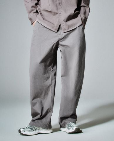  URBAN REVIVO - Quần nam ống rộng Harem 