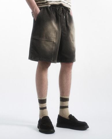  URBAN REVIVO - Quần short jeans nam ngang gối Leisure 