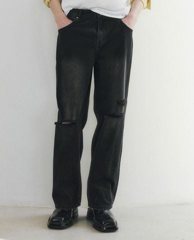  URBAN REVIVO - Quần jeans nam ống rộng rách gối cá tính 