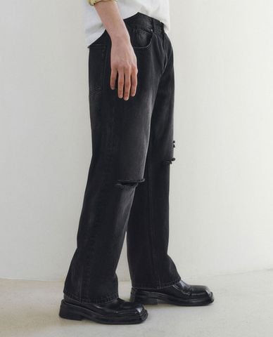  URBAN REVIVO - Quần jeans nam ống rộng rách gối cá tính 