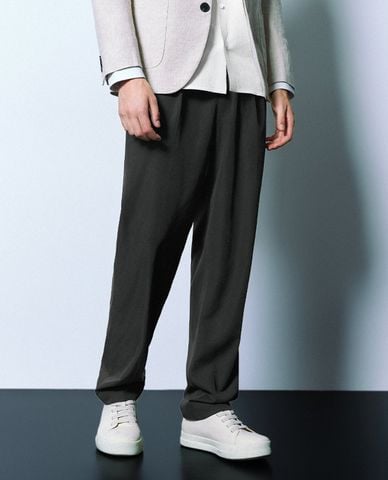  URBAN REVIVO - Quần nam ống đứng thanh lịch Carrot Fit 