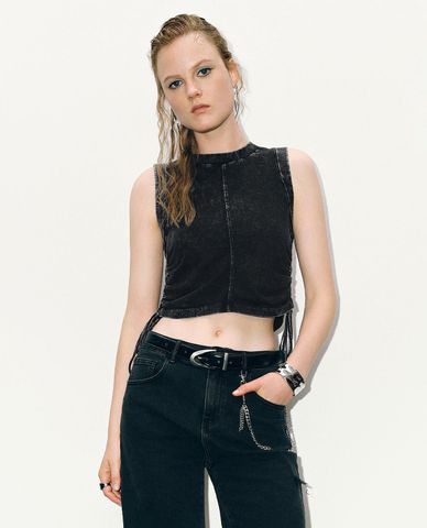  URBAN REVIVO - Áo sát nách nữ cổ tròn phom croptop 