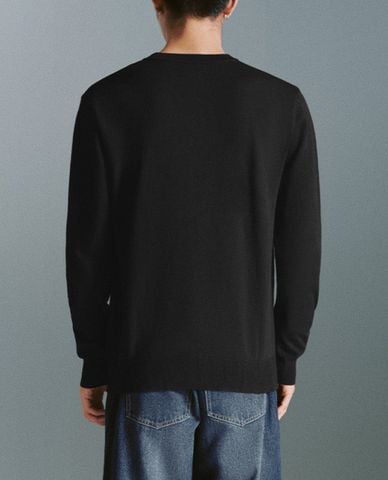  URBAN REVIVO - Áo dệt kim nam cổ tròn tay dài trẻ trung 