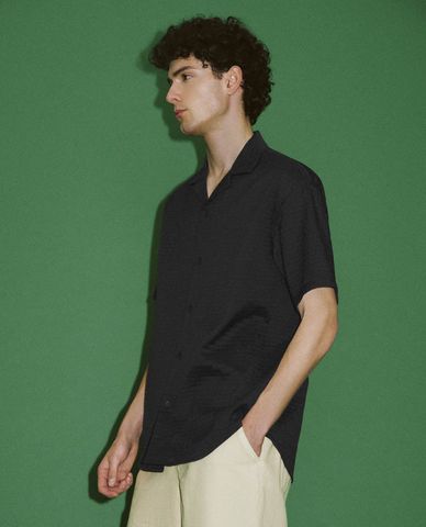  URBAN REVIVO - Áo sơ mi nam cổ bẻ tay ngắn Textured Loose 