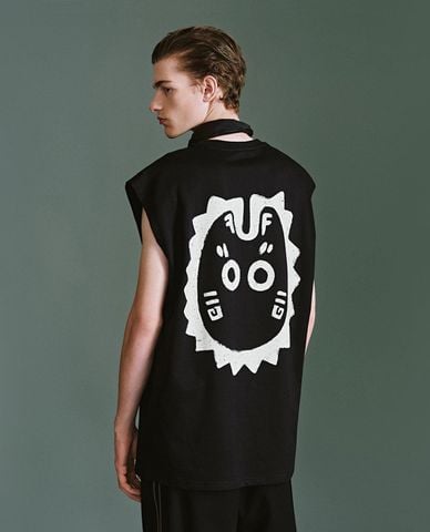  URBAN REVIVO - Áo thun nam cổ tròn tay ngắn 