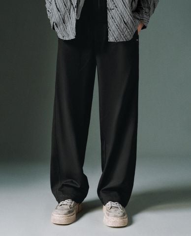  URBAN REVIVO - Quần nam ống rộng lưng thun 