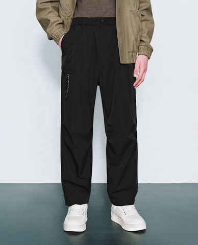  URBAN REVIVO - Quần nam ống rộng lưng thun hiện đại 