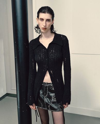  URBAN REVIVO - Áo thun nữ tay dài phom ôm hiện đại 