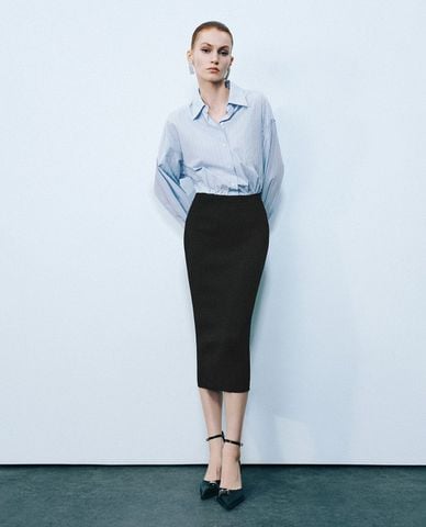  URBAN REVIVO - Đầm sơ mi dệt kim phom midi 2 In 1 