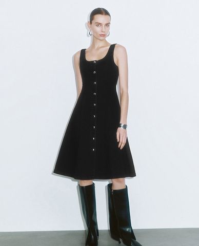  URBAN REVIVO - Đầm denim midi dáng xòe nữ tính 