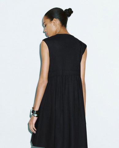  URBAN REVIVO - Đầm sát nách mini thời thượng 