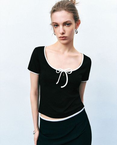  URBAN REVIVO - Áo croptop nữ cổ chữ U tay ngắn phối nơ Bow Décor 