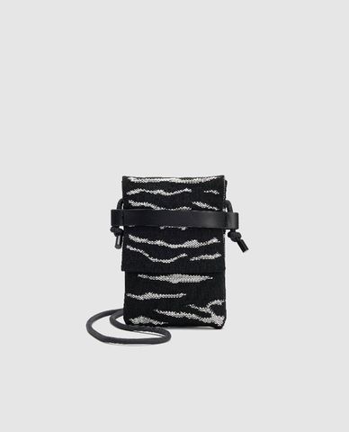  URBAN REVIVO - Túi đeo chéo nam phom chữ nhật trẻ trung 