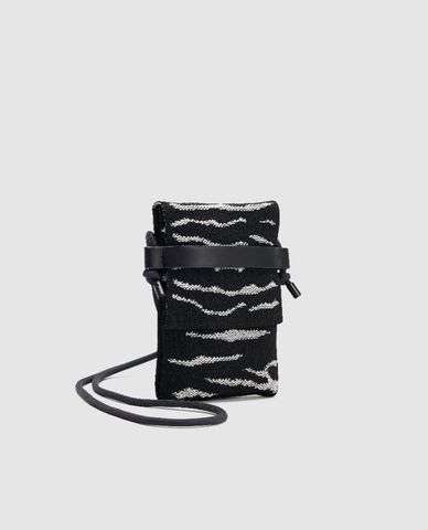  URBAN REVIVO - Túi đeo chéo nam phom chữ nhật trẻ trung 