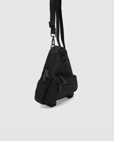  URBAN REVIVO - Túi đeo chéo nam hình tam giác Triangle 