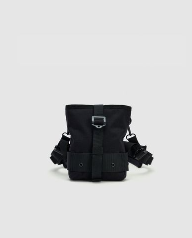  URBAN REVIVO - Túi đeo chéo nam nắp khóa hiện đại 