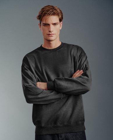  URBAN REVIVO - Áo sweatshirt nam cổ tròn tay dài Loose 